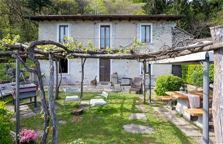 Foto 1 - Casa de 3 quartos em Cannero Riviera com jardim e vista para a montanha