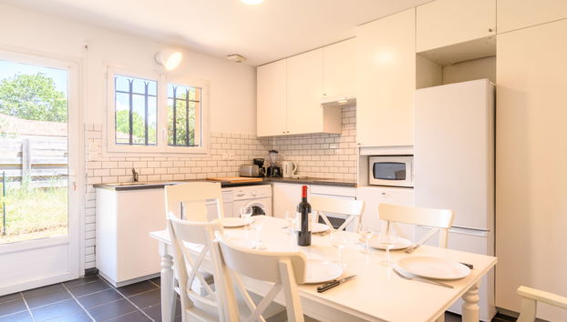 Casa de 4 quartos em Saint-Julien-en-Born com jardim e terraço - Foto 4