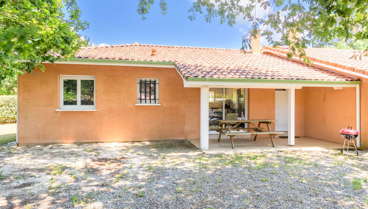 Casa de 4 quartos em Saint-Julien-en-Born com jardim e terraço - Foto 1