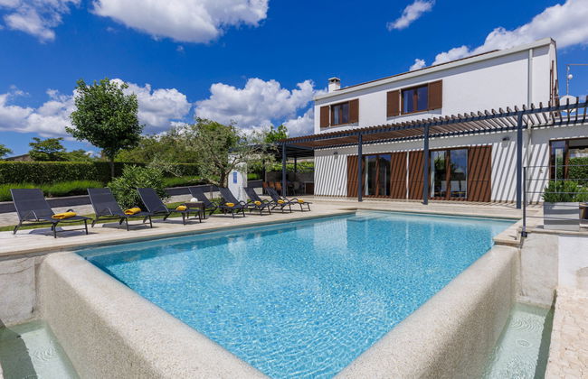 Casa de 5 quartos em Sveti Petar u Šumi com piscina privada e jardim - Foto 47