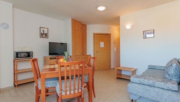Apartamento de 2 quartos em Nin com piscina e jardim - Foto 5
