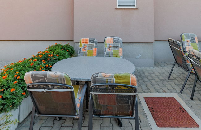 Apartamento de 2 quartos em Nin com piscina e jardim - Foto 23