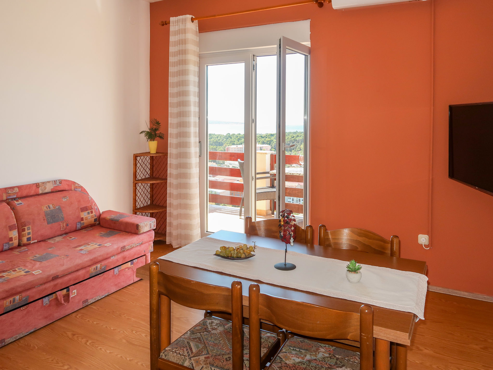 Foto 4 - Apartment mit 1 Schlafzimmer in Rab mit garten und blick aufs meer