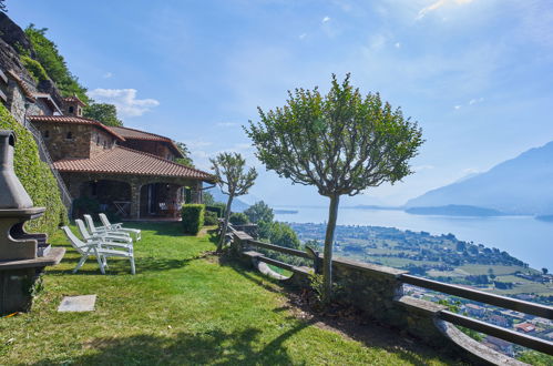 Photo 1 - Maison de 5 chambres à Dongo avec jardin et vues sur la montagne