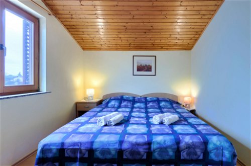 Foto 4 - Appartamento con 2 camere da letto a Pola con terrazza e vista mare