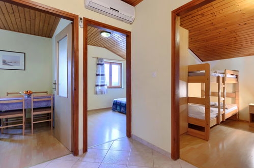 Foto 9 - Apartamento de 2 quartos em Pula com jardim e terraço