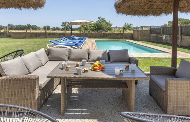 Casa de 8 quartos em Vidreres com piscina privada e jardim - Foto 1