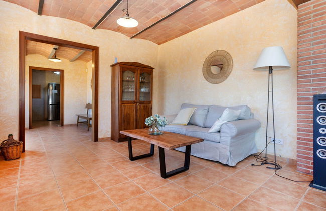Casa de 8 quartos em Vidreres com piscina privada e jardim - Foto 8