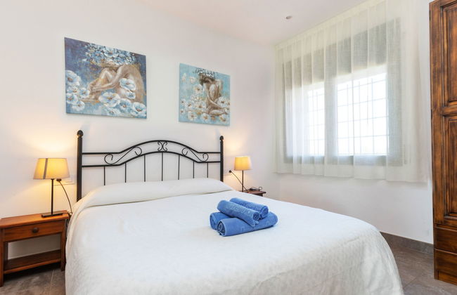Casa de 8 quartos em Vidreres com piscina privada e jardim - Foto 17