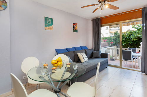 Photo 3 - 1 bedroom Apartment in Salou with swimming pool and garden