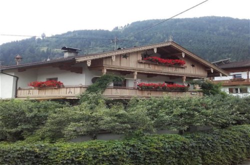 Foto 9 - Apartamento de 2 habitaciones en Finkenberg con vistas a la montaña