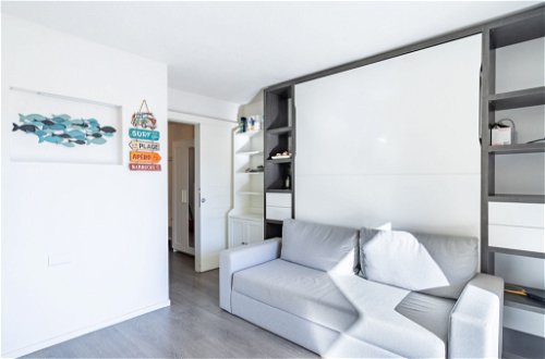 Foto 6 - Apartment mit 1 Schlafzimmer in Le Lavandou mit schwimmbad und blick aufs meer