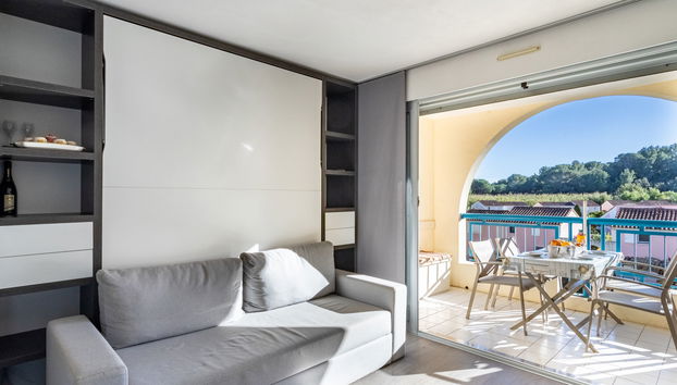 Apartamento de 1 quarto em Le Lavandou com piscina e jardim - Foto 4