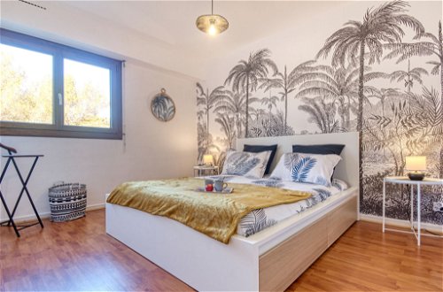 Foto 18 - Appartamento con 2 camere da letto a Saint-Raphaël con vista mare