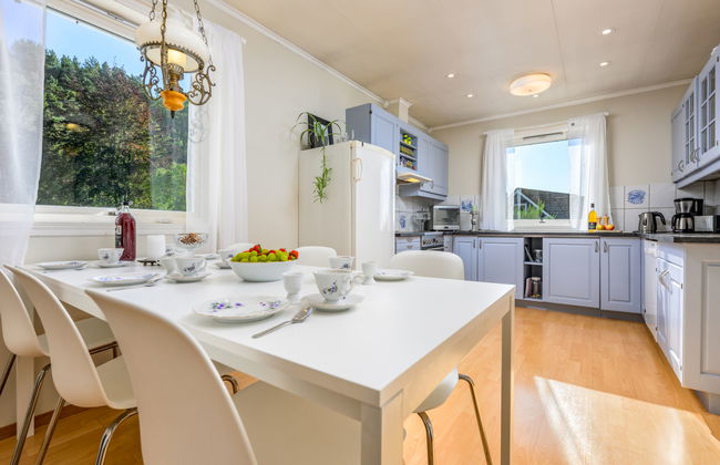 Casa de 8 quartos em Gulen com jardim e terraço - Foto 11