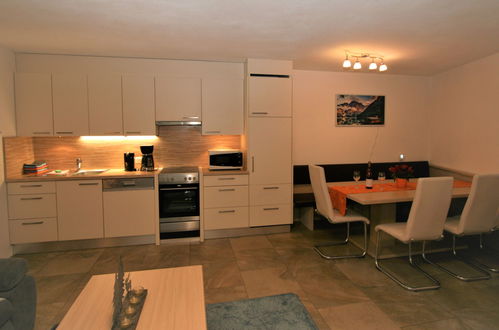 Foto 5 - Apartamento de 2 habitaciones en Hart im Zillertal con jardín y terraza