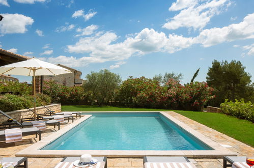 Photo 8 - Maison de 4 chambres à Sveti Lovrec avec piscine privée et terrasse