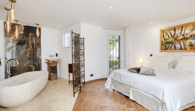 Maison de 5 chambres à Cogolin avec piscine privée et jardin - Photo 5