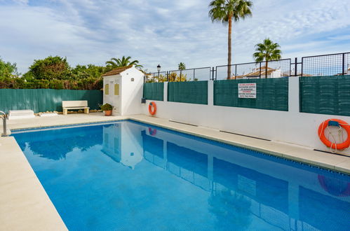 Photo 1 - Appartement de 2 chambres à Manilva avec piscine et vues à la mer