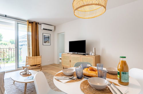 Foto 2 - Appartamento con 2 camere da letto a Saint-Tropez con terrazza e vista mare