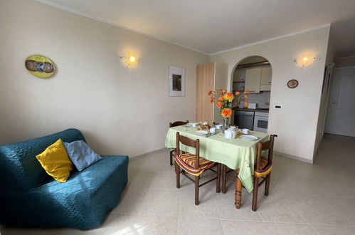 Photo 11 - 1 bedroom Apartment in Imperia with garden and terrace