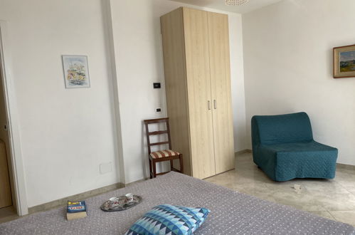 Foto 15 - Appartamento con 1 camera da letto a Imperia con terrazza e vista mare