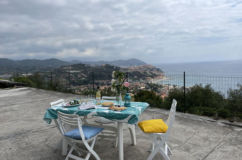 Photo 22 - Appartement de 1 chambre à Imperia avec terrasse et vues à la mer