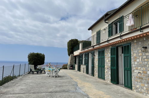 Photo 18 - Appartement de 1 chambre à Imperia avec terrasse et vues à la mer