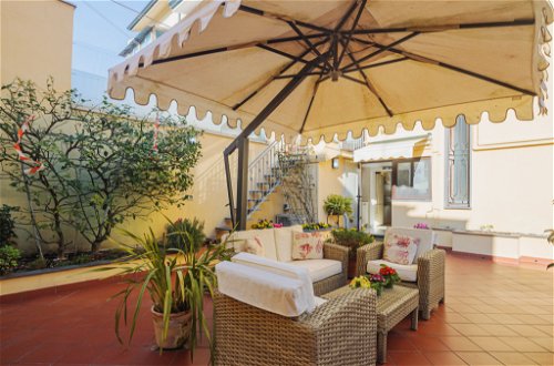 Foto 20 - Apartamento de 1 quarto em Viareggio com jardim e vistas do mar