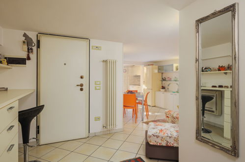 Foto 12 - Apartment mit 1 Schlafzimmer in Viareggio mit garten und blick aufs meer