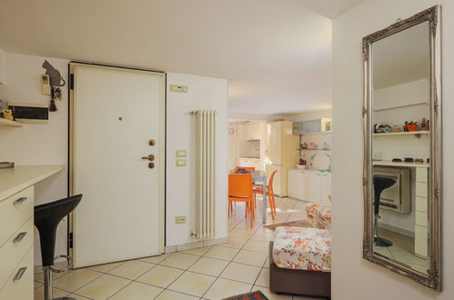 Photo 12 - 1 bedroom Apartment in Viareggio with garden