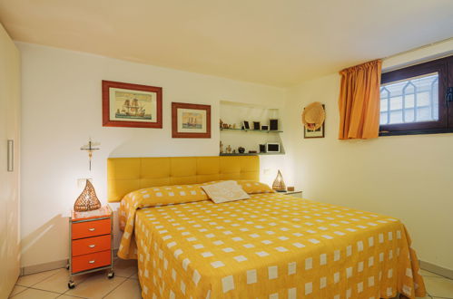 Foto 14 - Appartamento con 1 camera da letto a Viareggio con giardino e vista mare