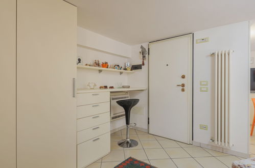 Foto 13 - Apartment mit 1 Schlafzimmer in Viareggio mit garten und blick aufs meer