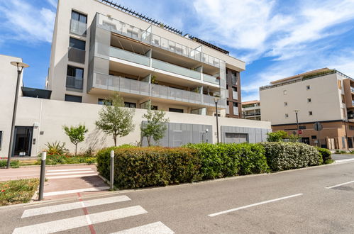 Foto 19 - Appartamento con 1 camera da letto a Le Lavandou con terrazza e vista mare