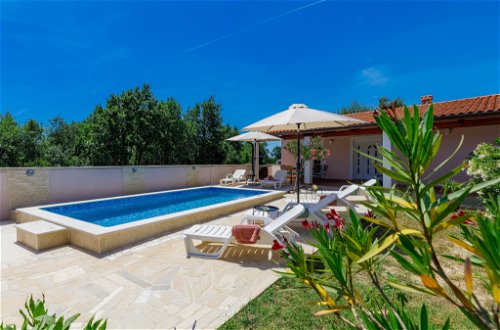 Foto 23 - Casa de 3 quartos em Marčana com piscina privada e vistas do mar