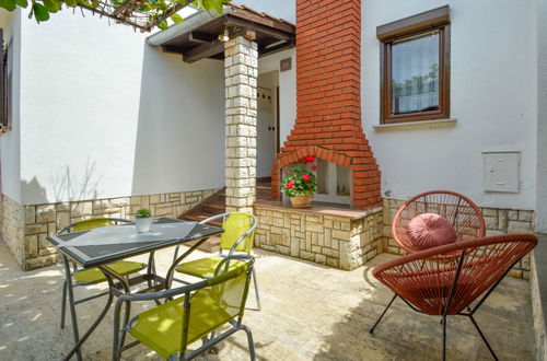 Photo 2 - 1 bedroom Apartment in Vodnjan with garden