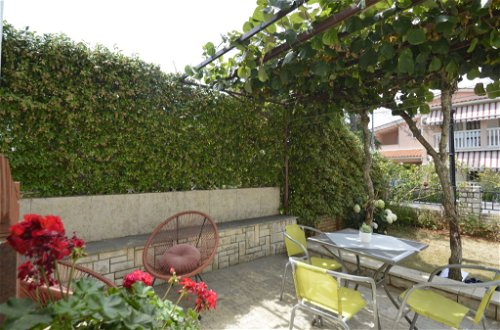 Foto 15 - Apartamento de 1 quarto em Vodnjan com jardim