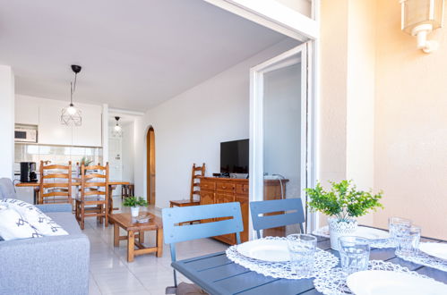 Foto 10 - Apartamento de 2 habitaciones en Castelló d'Empúries con vistas al mar