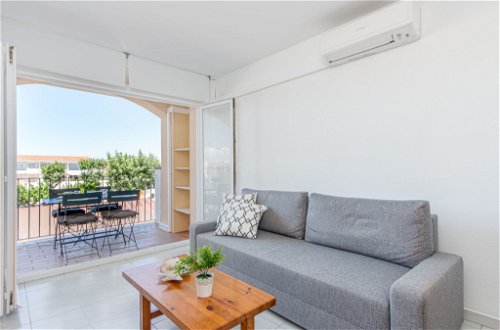 Photo 2 - Appartement de 2 chambres à Castelló d'Empúries avec vues à la mer