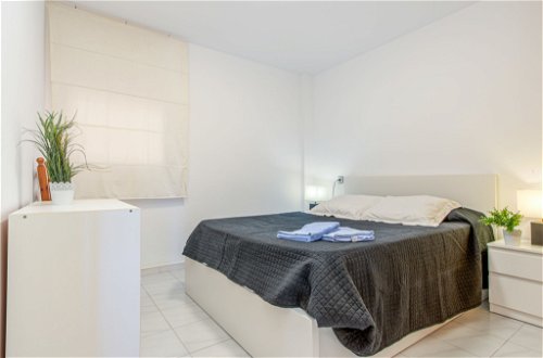 Foto 3 - Apartamento de 2 habitaciones en Castelló d'Empúries con vistas al mar