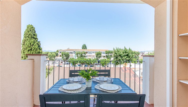 Photo 1 - Appartement de 2 chambres à Castelló d'Empúries avec vues à la mer
