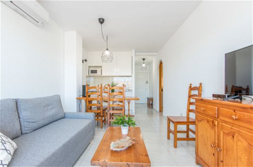 Foto 6 - Apartamento de 2 habitaciones en Castelló d'Empúries con vistas al mar