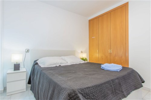 Foto 13 - Apartamento de 2 habitaciones en Castelló d'Empúries con vistas al mar