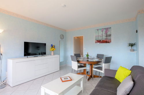 Foto 6 - Apartamento de 1 habitación en Sainte-Maxime con vistas al mar