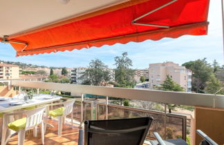 Foto 1 - Apartment mit 1 Schlafzimmer in Sainte-Maxime mit blick aufs meer