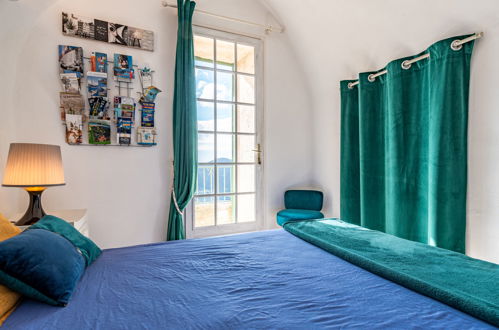 Foto 13 - Appartamento con 3 camere da letto a Sant'Antonino con terrazza e vista mare