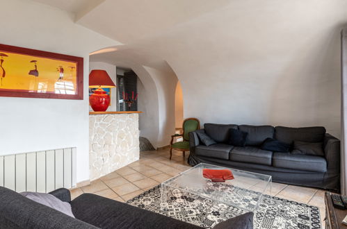 Foto 5 - Appartamento con 3 camere da letto a Sant'Antonino con terrazza e vista mare