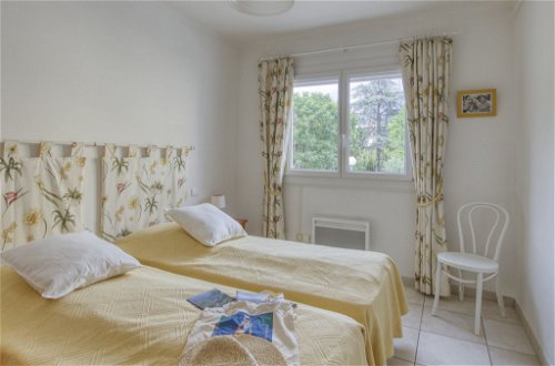 Foto 5 - Apartment mit 2 Schlafzimmern in Six-Fours-les-Plages mit blick aufs meer