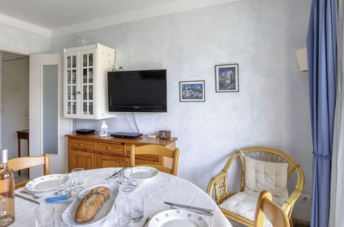 Photo 3 - 2 bedroom Apartment in Six-Fours-les-Plages with sea view