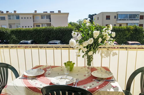 Photo 12 - 2 bedroom Apartment in Six-Fours-les-Plages